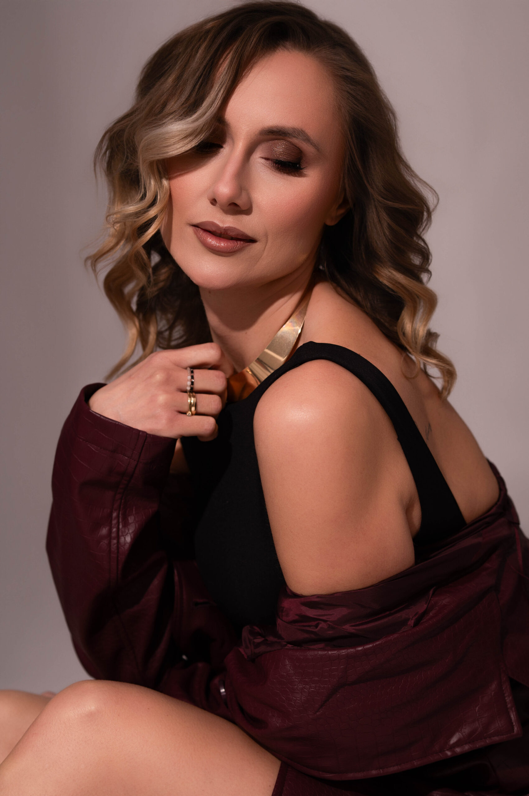 piękna kobieta, makijaż, sesja kobieca, sensualna